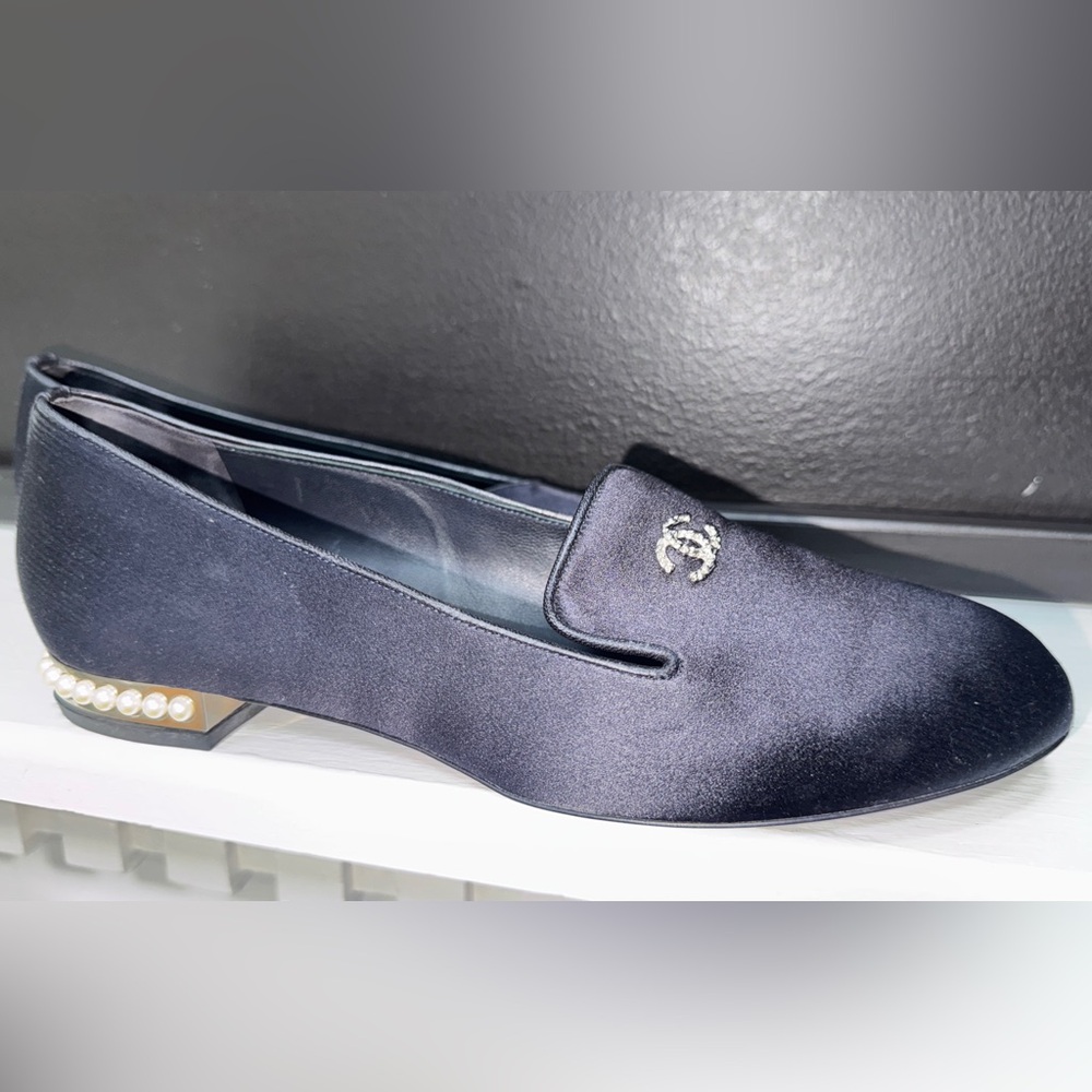 Chanel Satin Flats with Pearls on Heels - Picture 11 of 16
